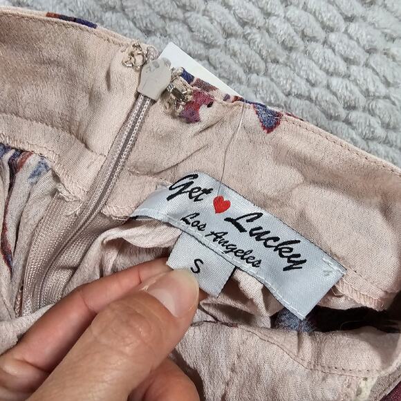 Get Lucky Los Angeles Romper Womens Small Open Back Floral Crochet Shorts Jumper - Picture 5 of 6